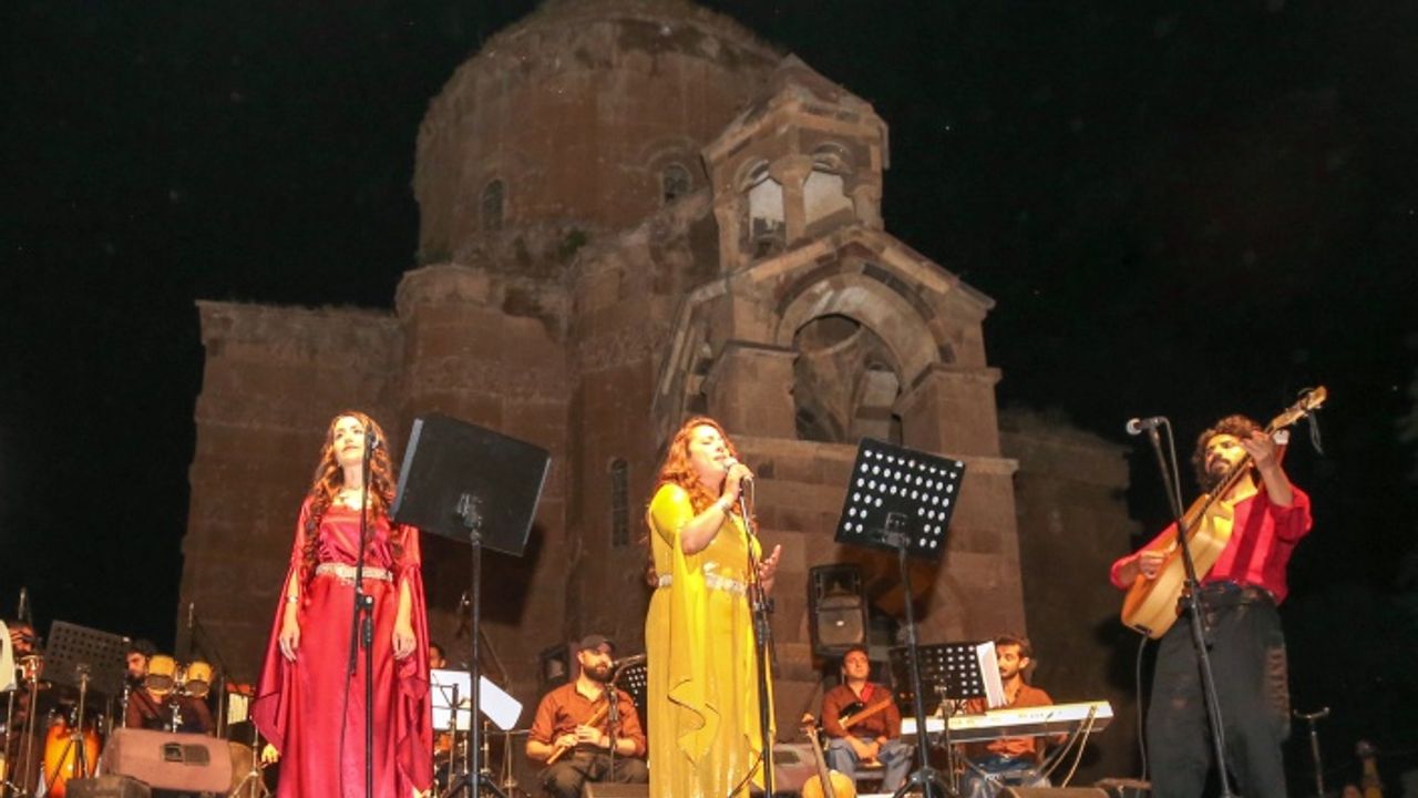 Akdamar Kilisesi'nde Urartu Melodileri Konseri