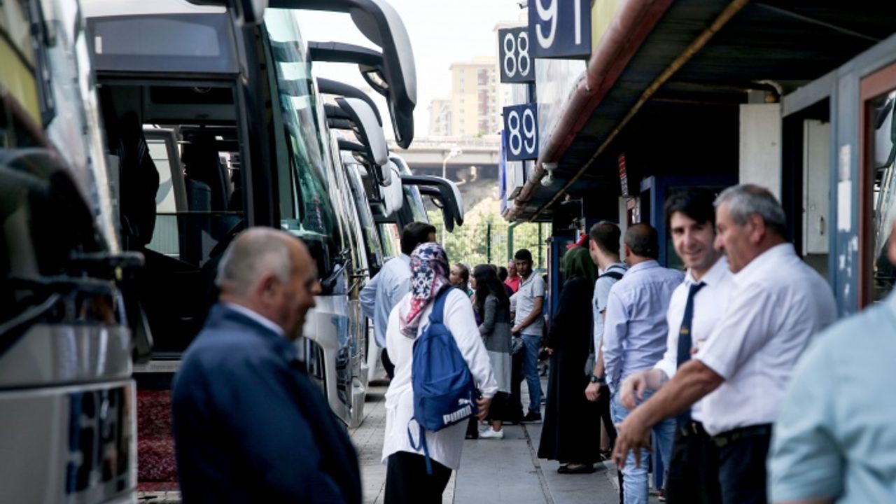 İstanbullular Oy Vermek için Dönüyor