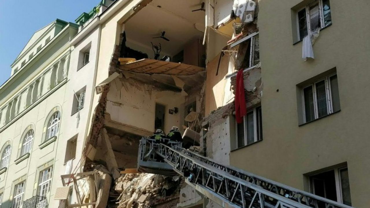 Viyana’da Patlamada Çöken Binadan 2 Ceset Çıkarıldı
