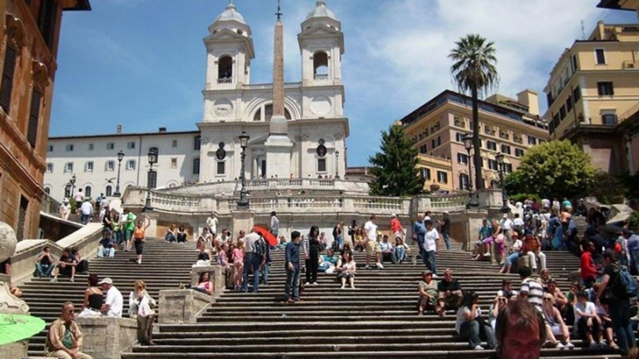 Roma'da İspanyol Merdivenleri'ne Oturmak Yasaklandı