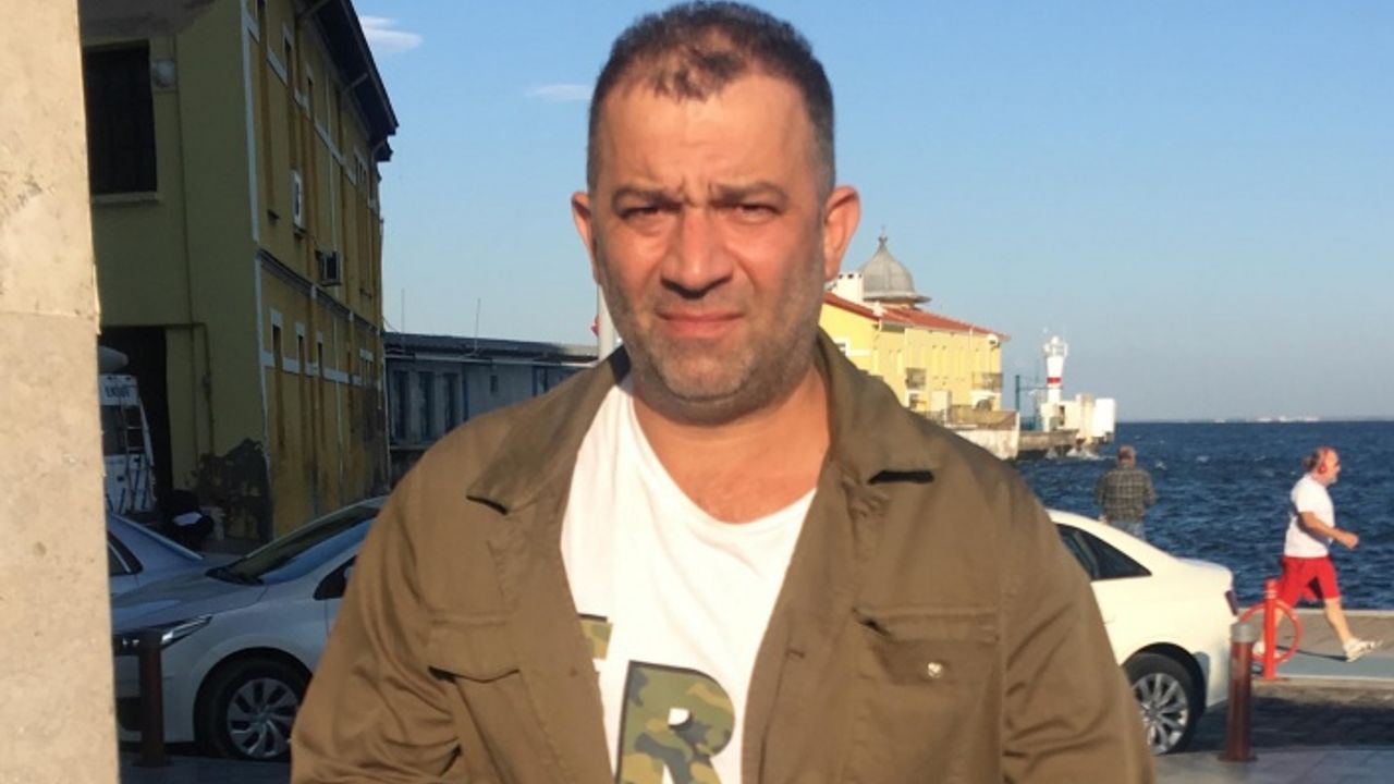Oyuncu Şevket Çoruh'a İzmir'de Saldırı