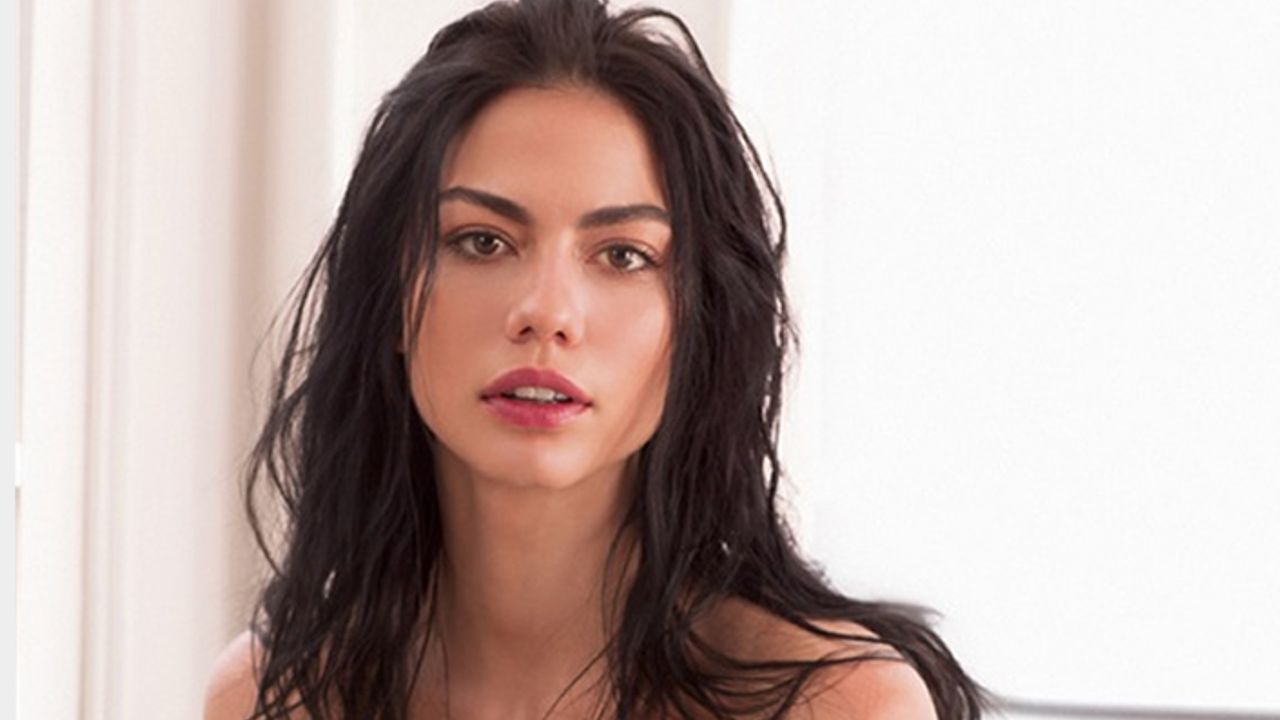 Demet Özdemir'in Yeni Evinin Tadilatı İşleri Oğuzhan Koç'ta!