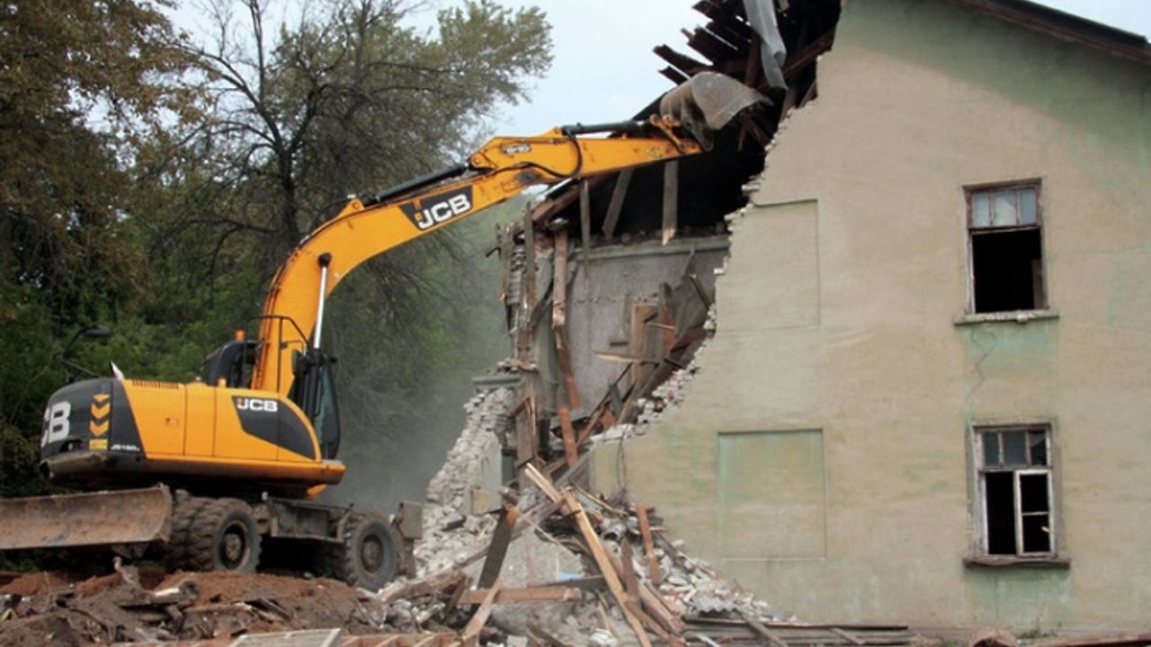 Eski Bir Ev Nasıl Yıkılır? Yıkım Ruhsatı için Nasıl Alınır?