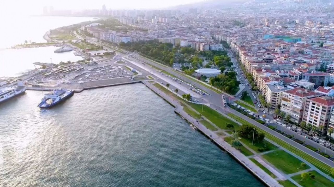 İzmir Karşıyaka'da İcradan Satılık Konut İmarlı Arsa!