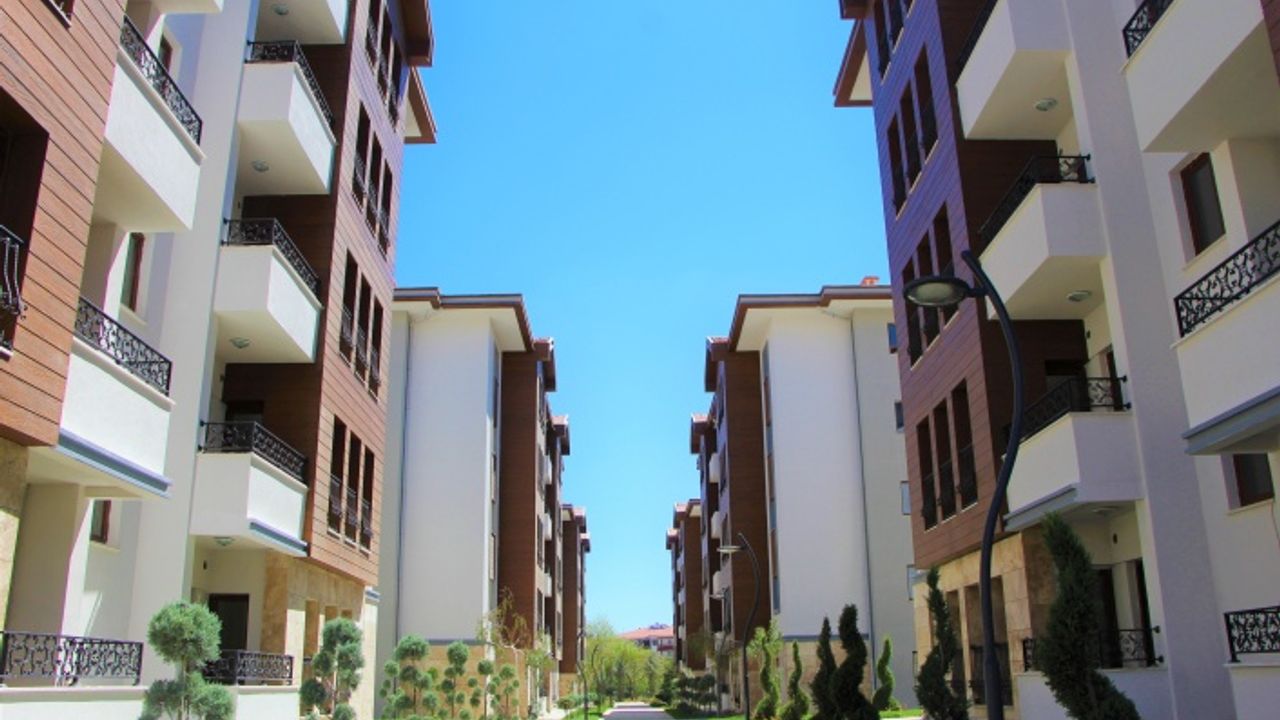 Ev Sahipleri Kaçış Yolu Arıyor
