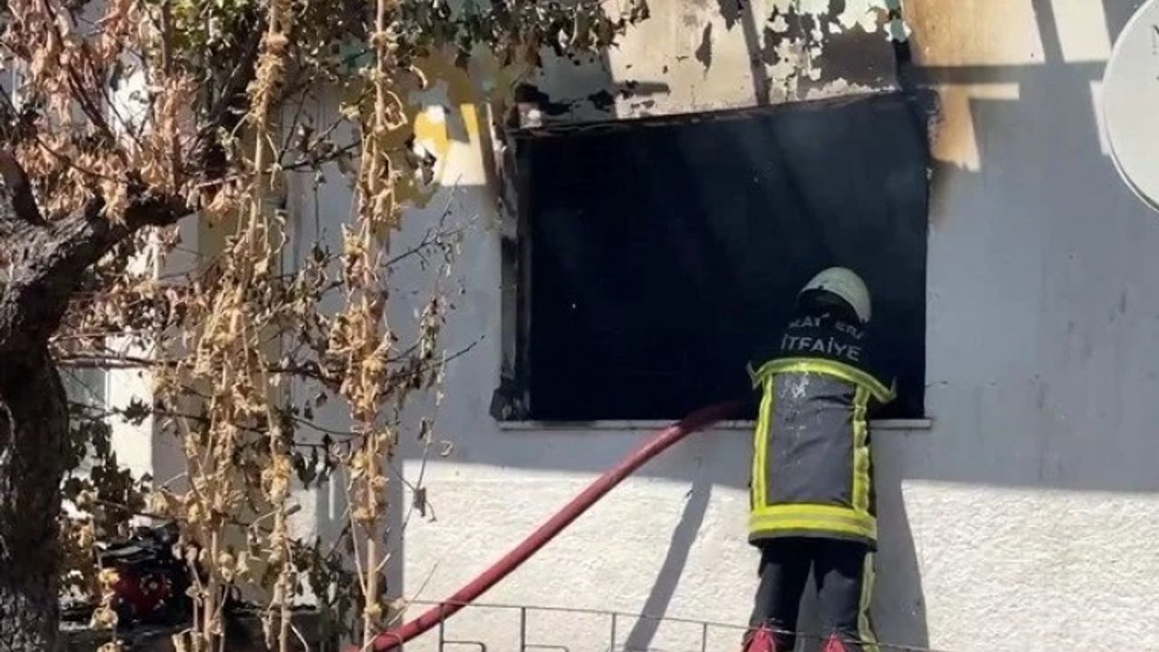 Ev Sahibiyle Tartışan Kiracı Evi Yaktı