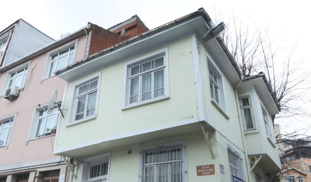 Orhan Kemal’in 35 Eserini Yazdığı Tarihi Ev Satışa Çıkarıldı
