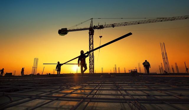 İnşaat Sektöründe Yıllık Artış, Aylık Düşüş