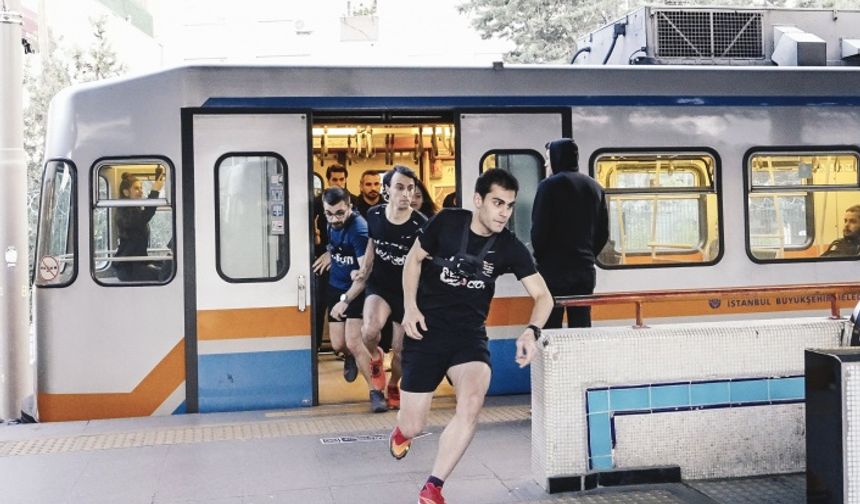 İstanbul Metrosunda Nefes Kesen Yarış