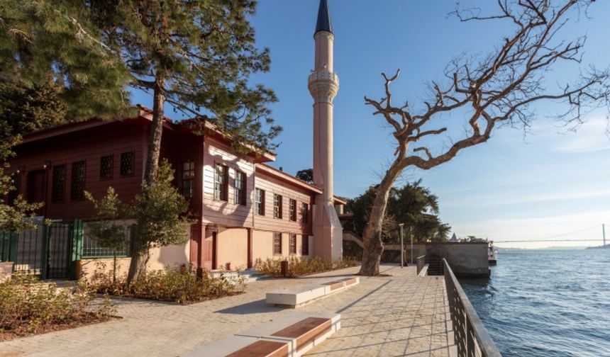 Kalyon Vakfı'nın restore ettiği Vaniköy Camii İbadete Açıldı