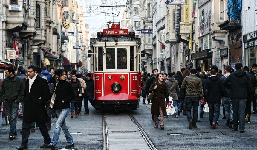 2024’te 2,7 Milyon Kişi İller Arası Göç Etti: İstanbul Hem En Çok Göç Alan Hem de Veren İl Oldu